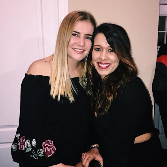 Meet your Posher, Caitlin - Picture 1 of 1